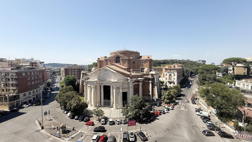 Radisson Blu Ghr Hotel Rome 70/76