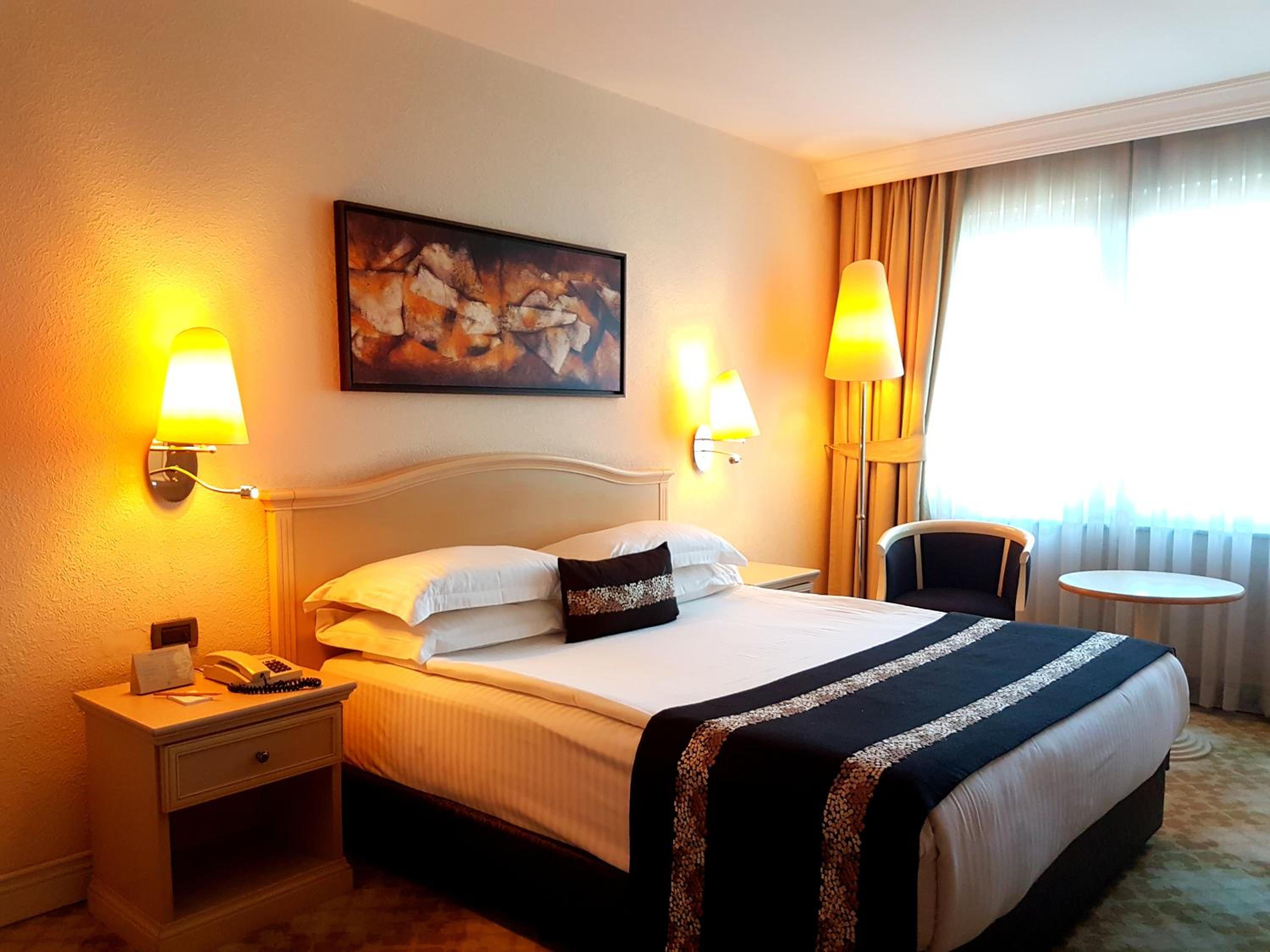 Room, Double Bed