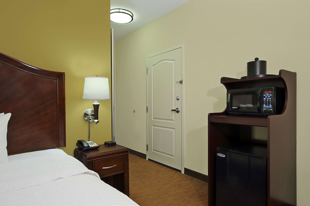 Hampton Inn Suites Conroe I 45 North 17/36