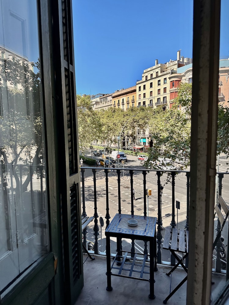 BARCELONA CENTER INN 25/50