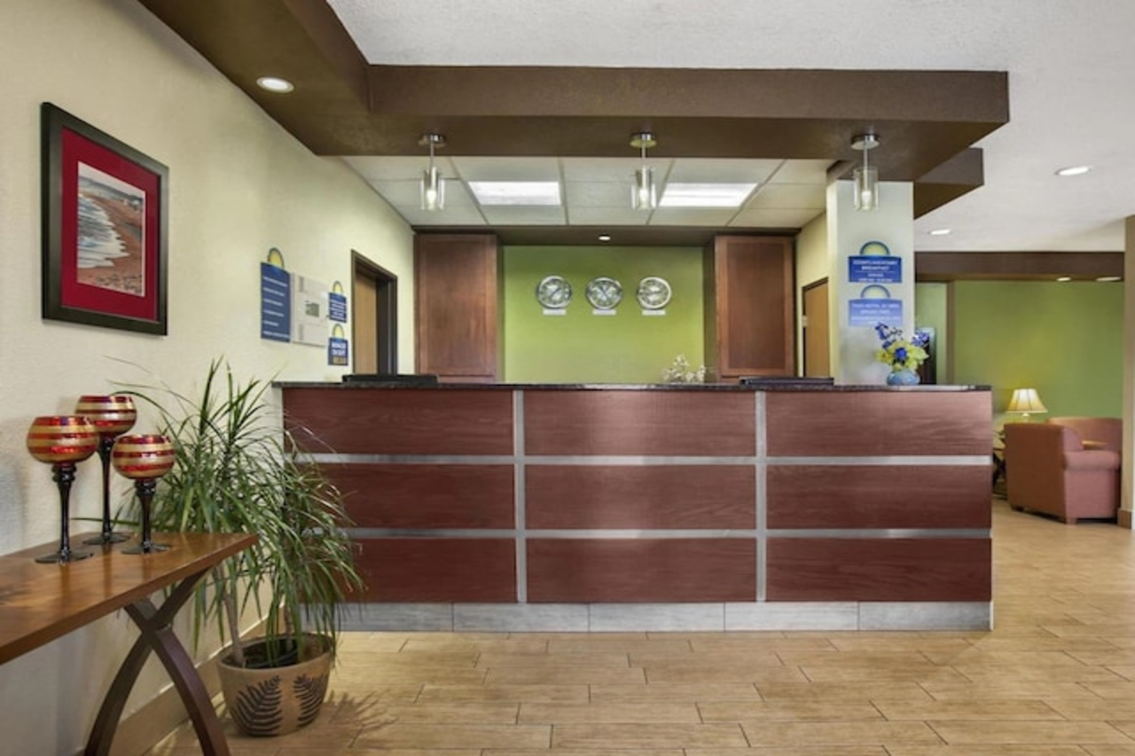 Lobby at Saint Joseph Inn & Suites Benton Harbor near I-94, BENTON HARBOR - MI