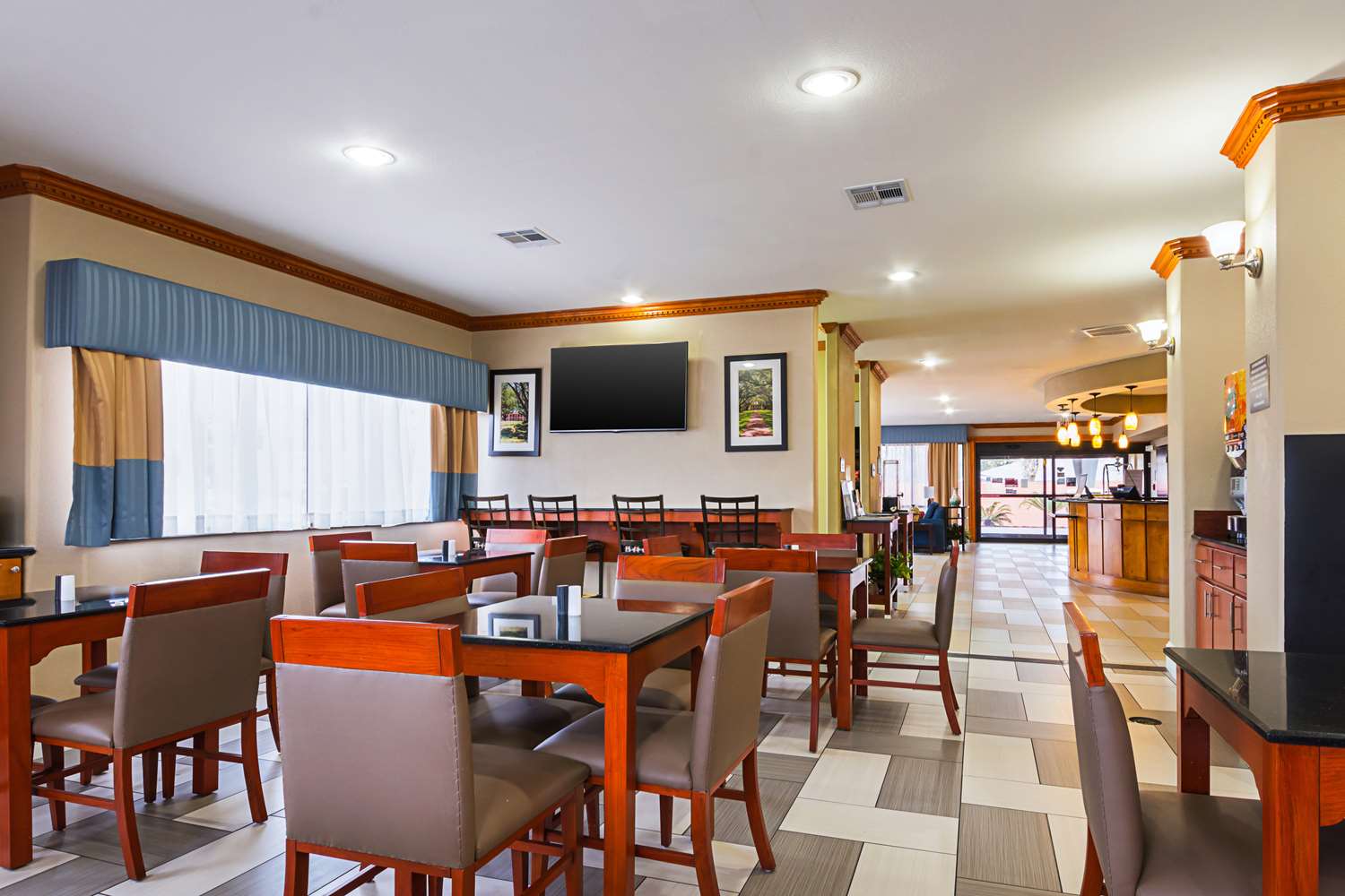 Comfort Suites Lake Charles 33/48
