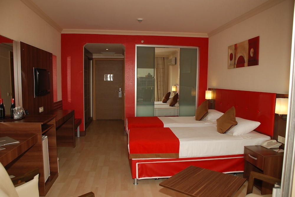 Sidekum Hotel 13/50