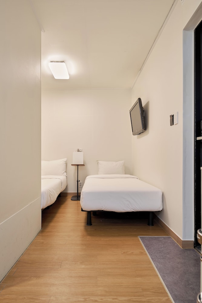K-Guesthouse Myeongdong 2 16/55