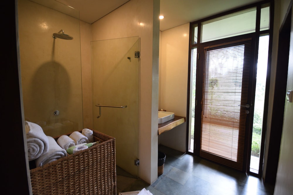 Swarapadi Villa 18/56