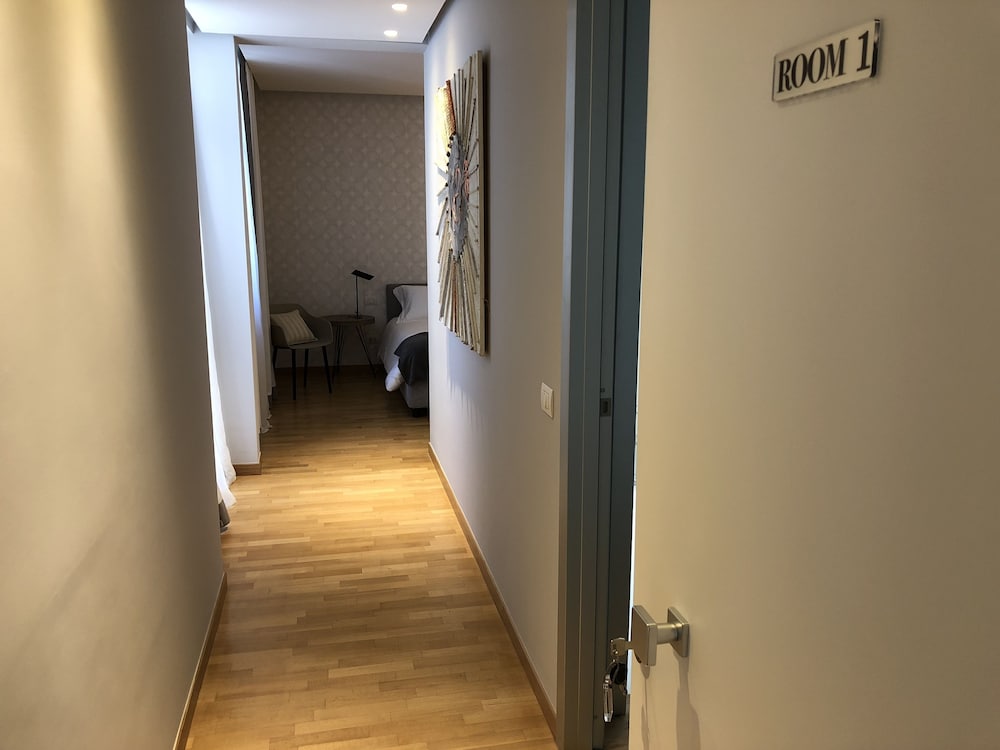 200 Rooms And Terrace 53/54