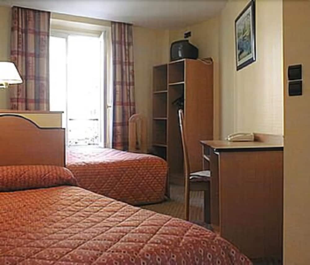 Hotel Ferney Republique 16/25