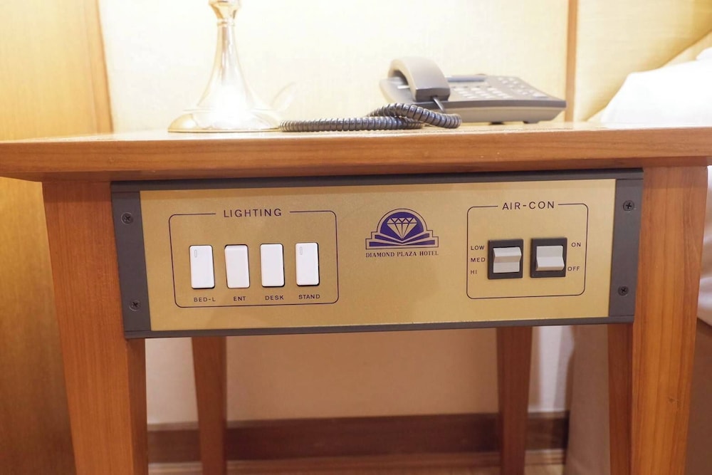 Diamond Plaza Hotel Suratthani 11/50