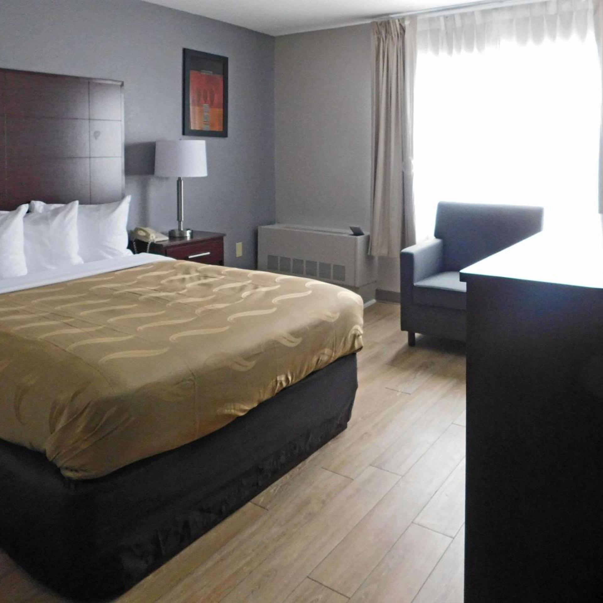 Room, Queen Bed, Top Floor, Accessible