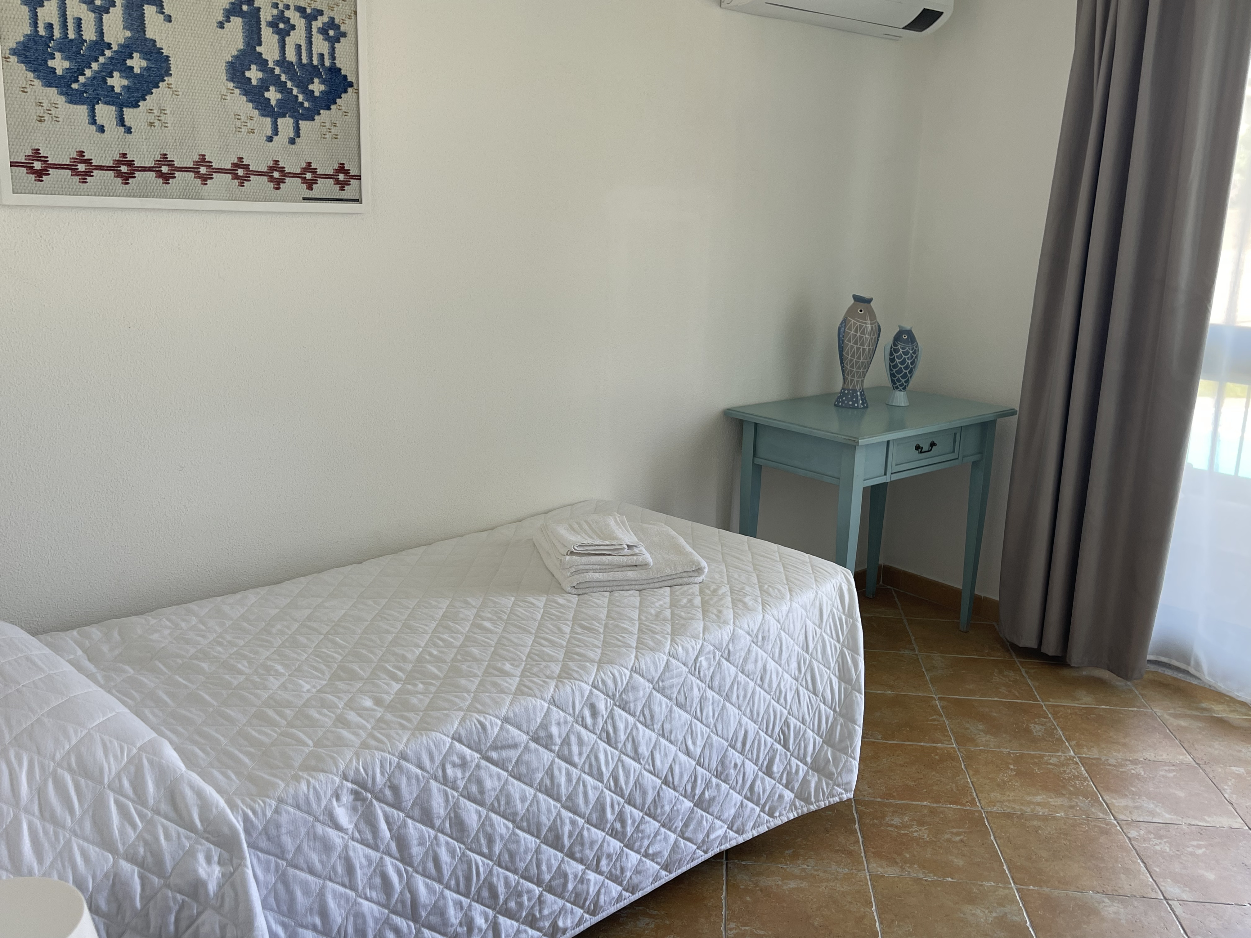 Room, Single, Double Bed