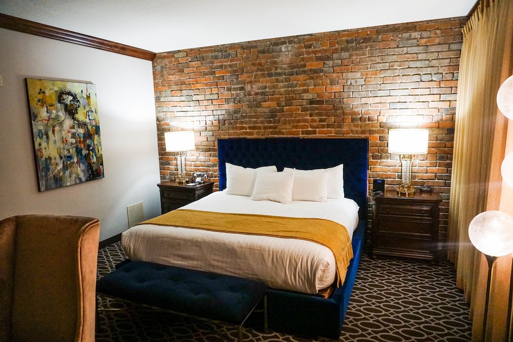 Des Lux Hotel 10/62
