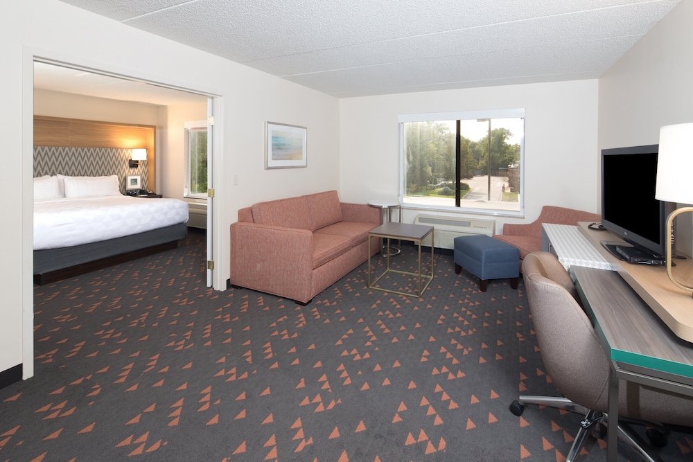 Holiday Inn Hotel Suites Ann Arbor Univ Michigan 26/73