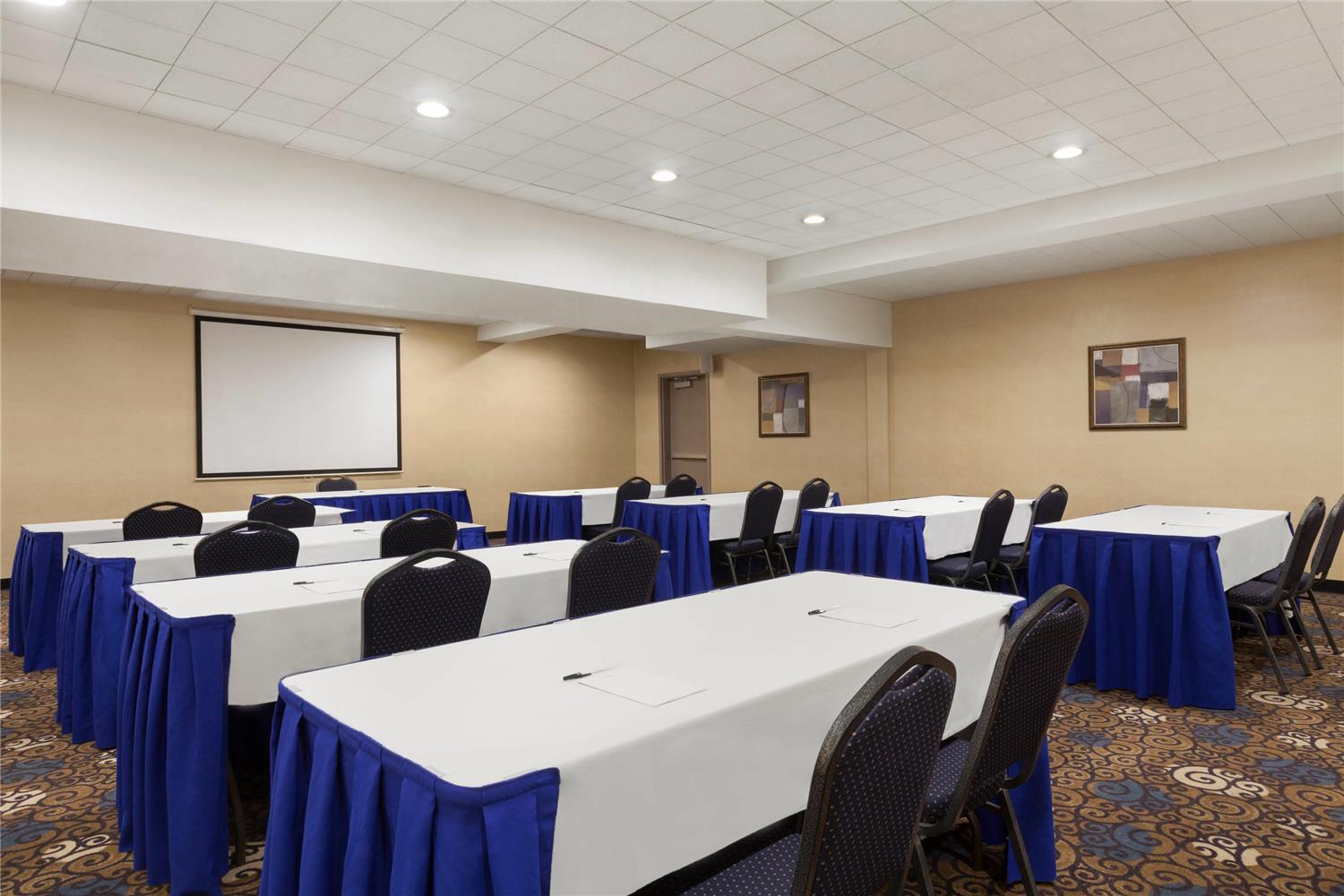 Country Inn & Suites by Radisson, San Jose International Airport, CA 26/30