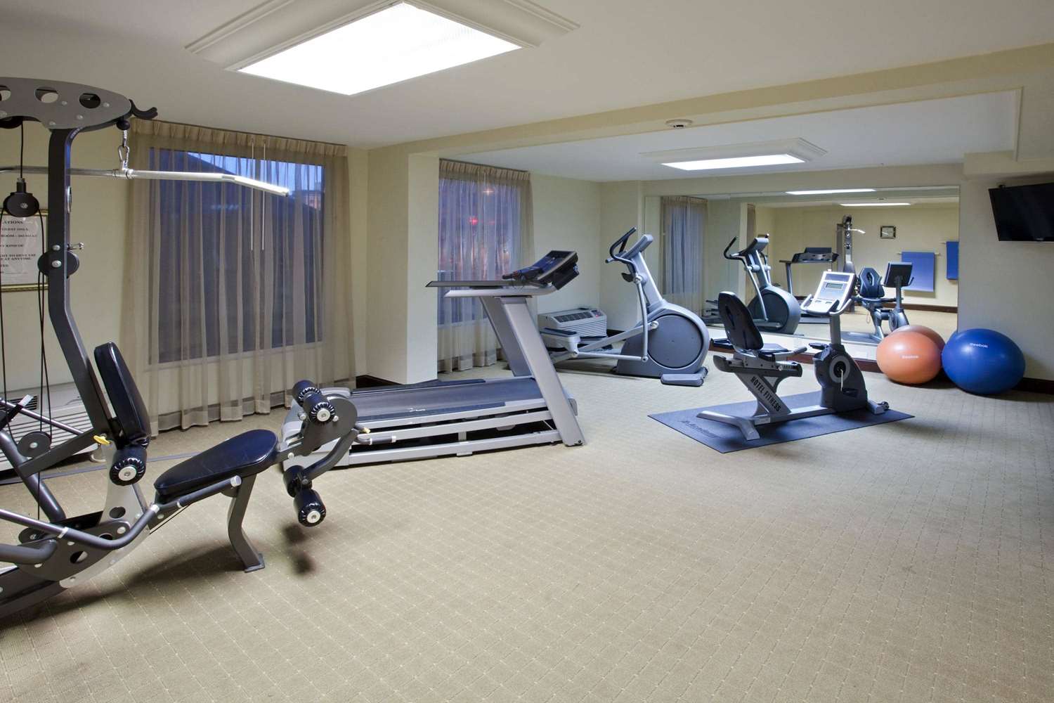 La Quinta Inn & Suites by Wyndham Downtown Conference Center 23/33