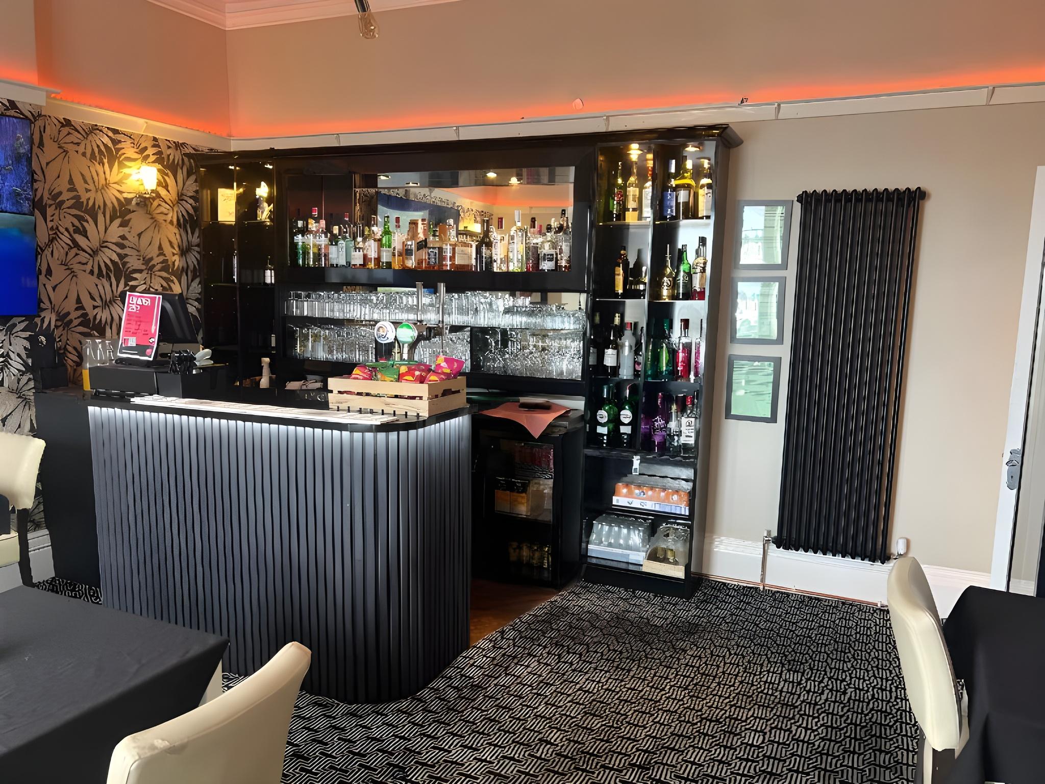 Lauriston Court Hotel 25/30