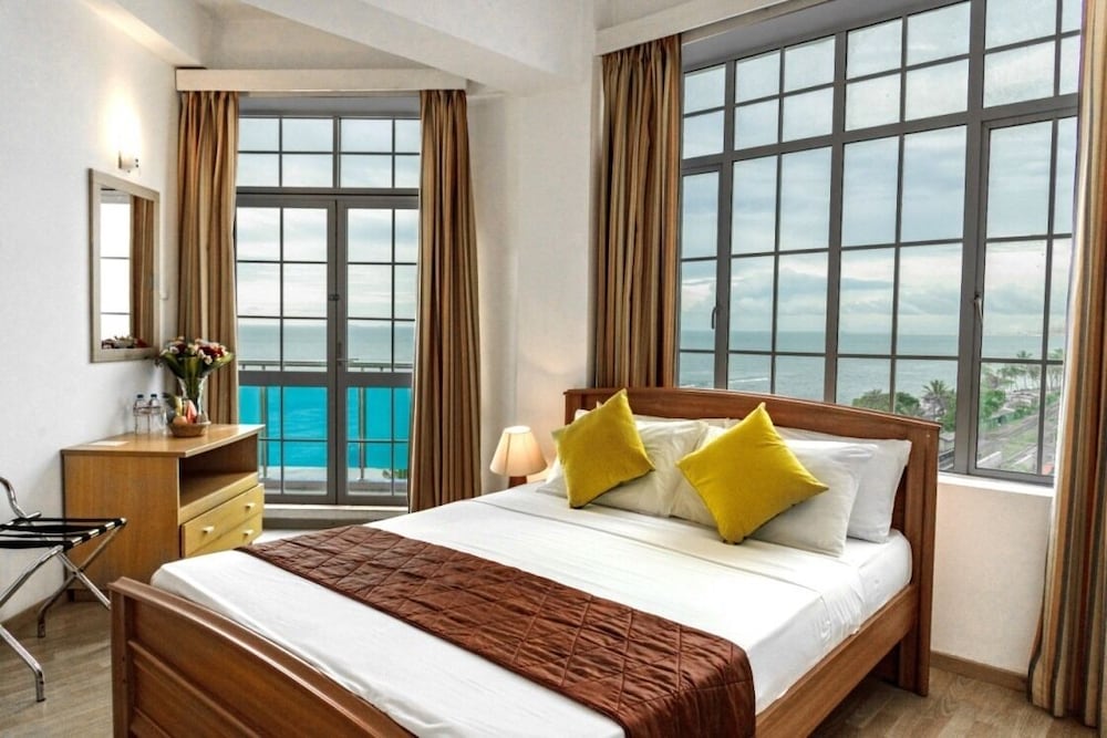 2 Bedrooms, Apartment, Twin Beds, Sea or City View