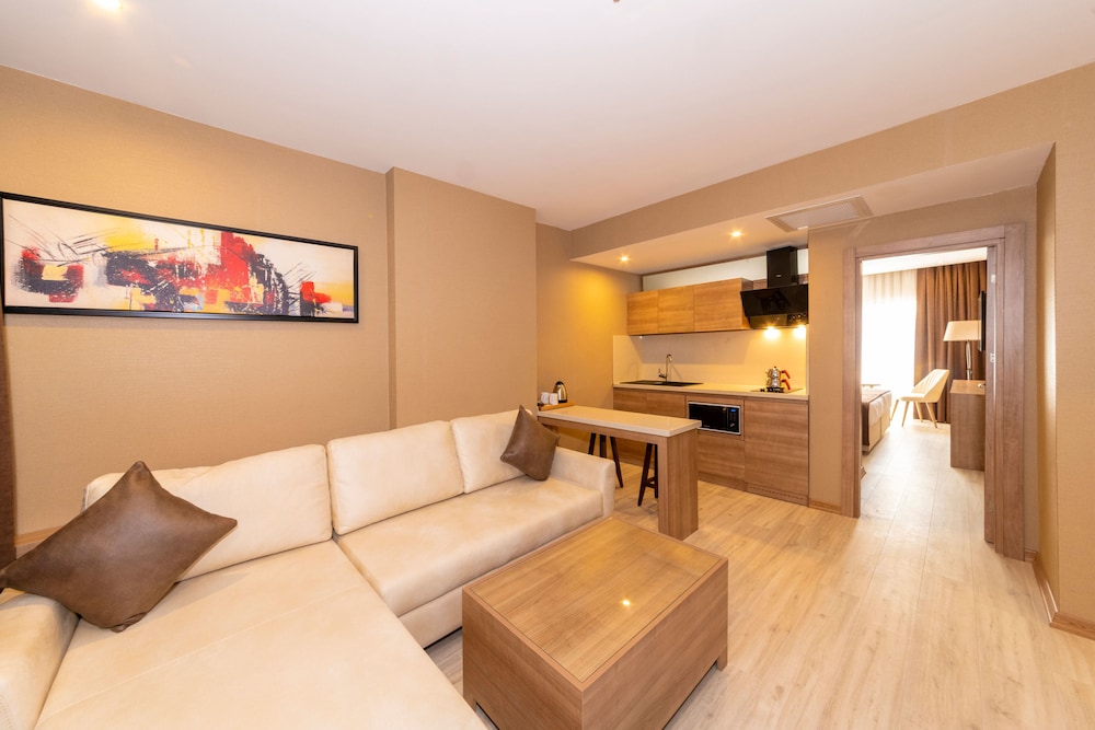 38 Hotel 42/64