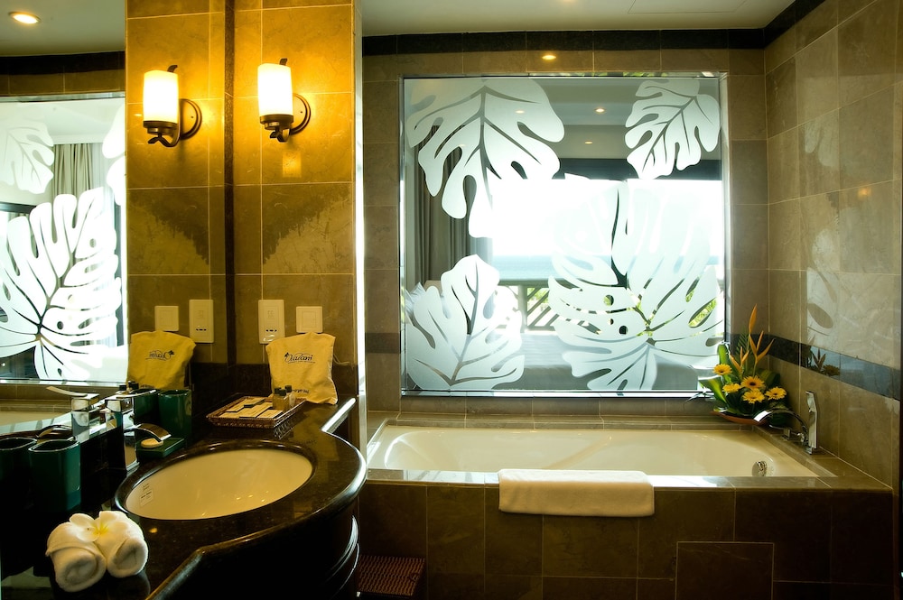 Olalani Resort and Condotel 69/69