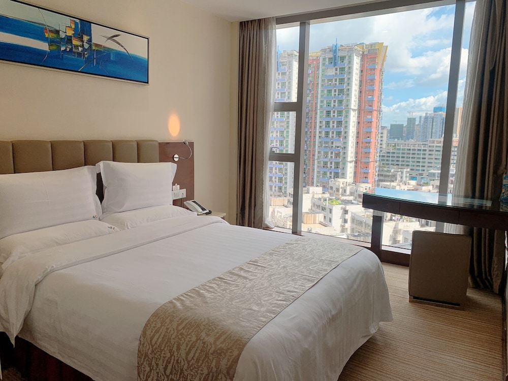 L Hotel Changsheng 9/62