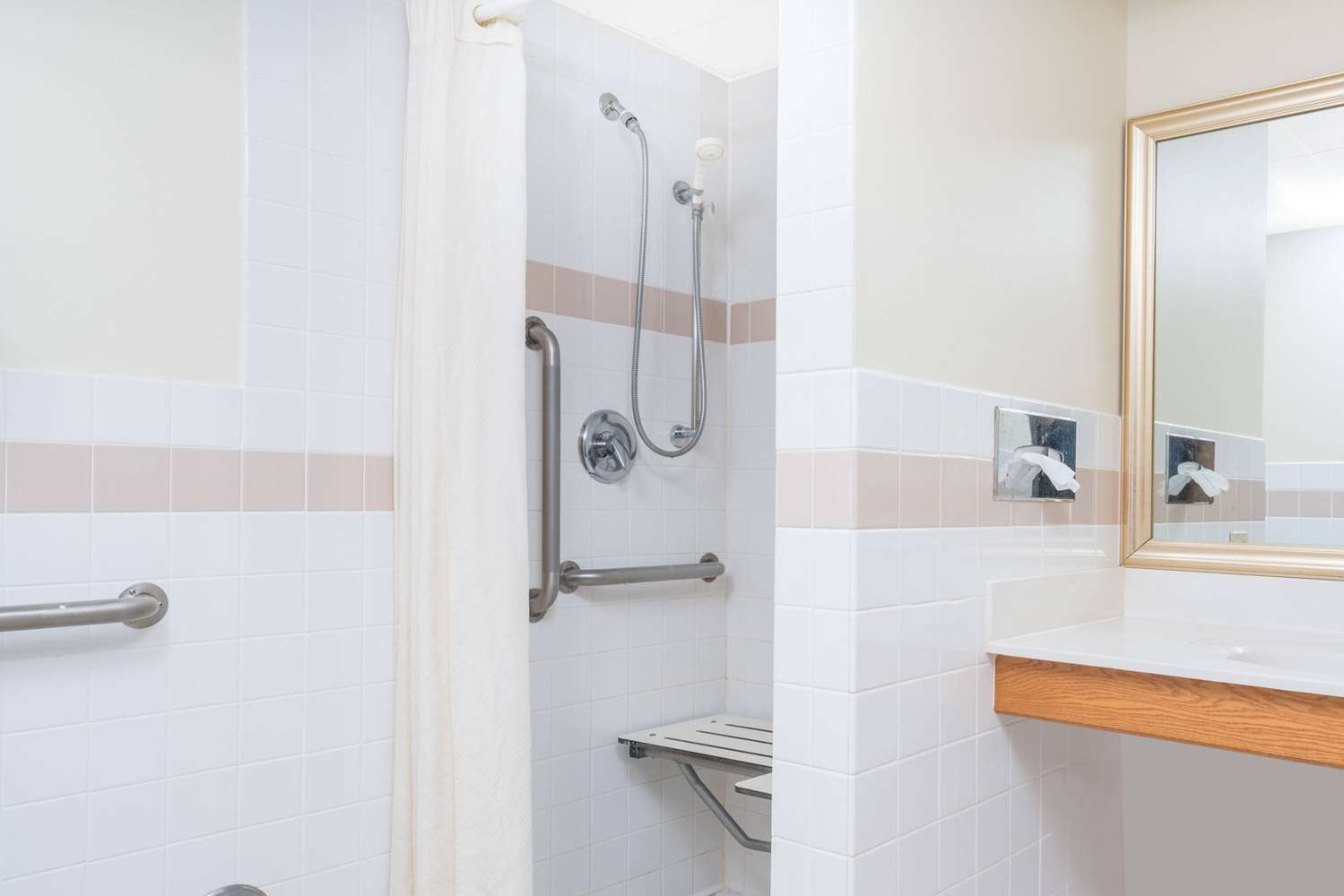 Baymont by Wyndham Kasson Rochester Area 24/24