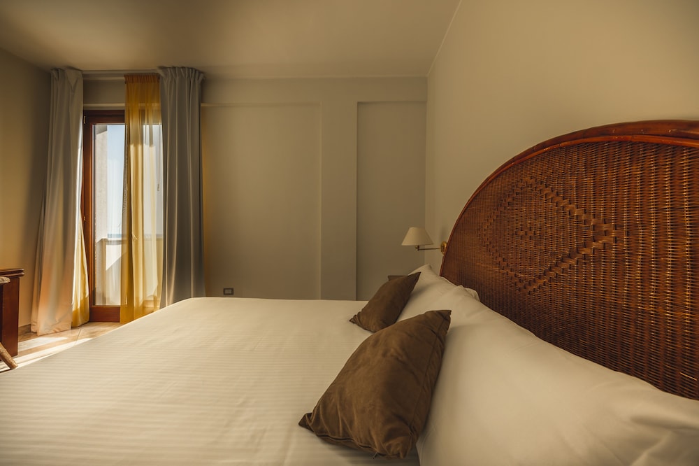 Ara Solis Hotel 22/78