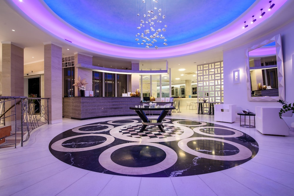 La Mer Deluxe Hotel and Spa 62/75
