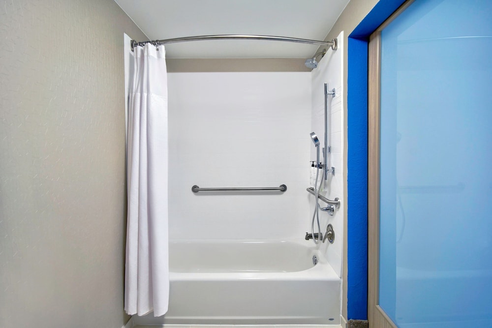 Springhill Suites By Marriott Erie 16/39