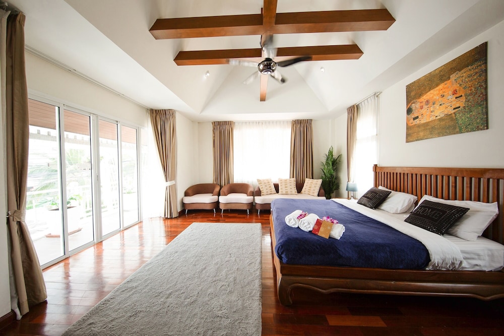 Paradise Pool Villa Pattaya in Tropicana Village (ex VIP Villas Pattaya Tropicana Jomtien Beach) 11/50