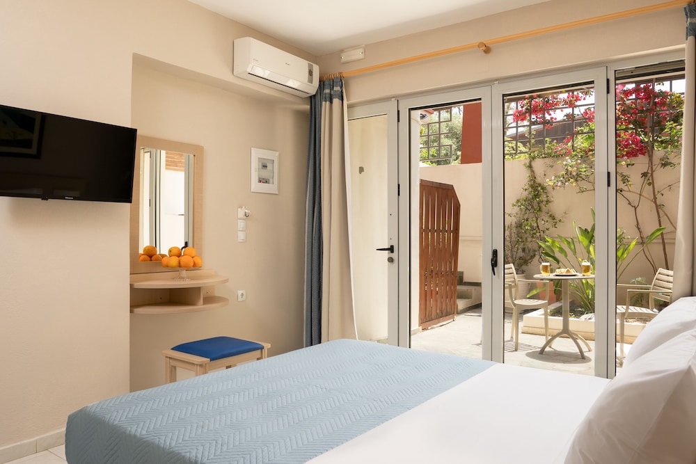 Talos Hotel Apartments 16/50