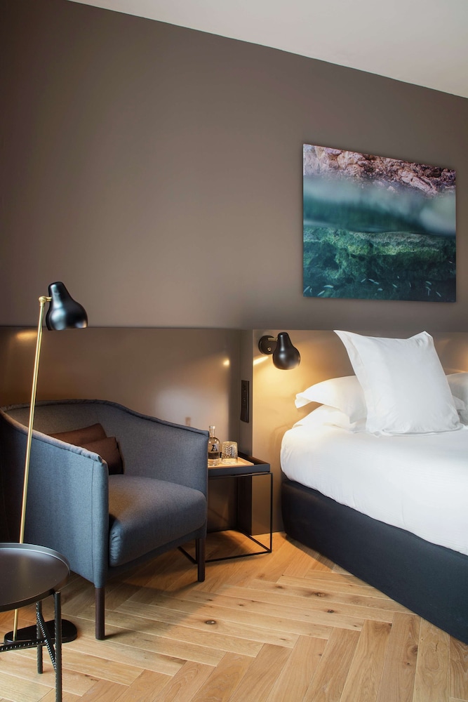 Alexandra Barcelona Hotel Curio Collection By Hilton 17/90