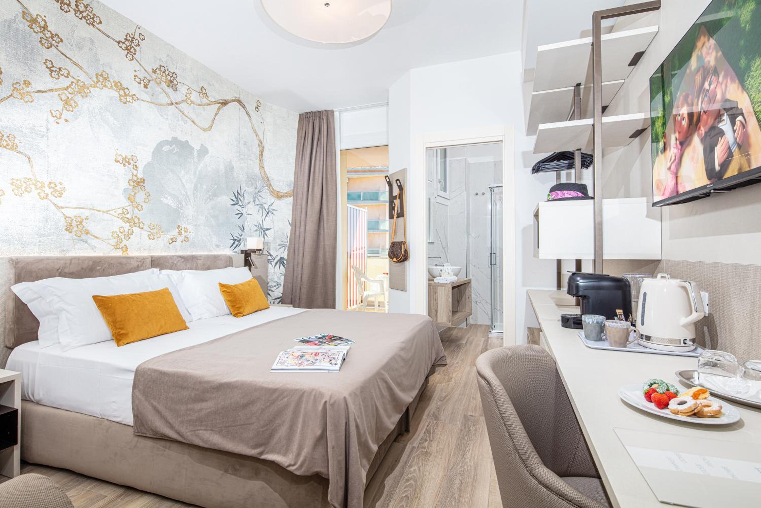 SUPERIOR, DOUBLE BED