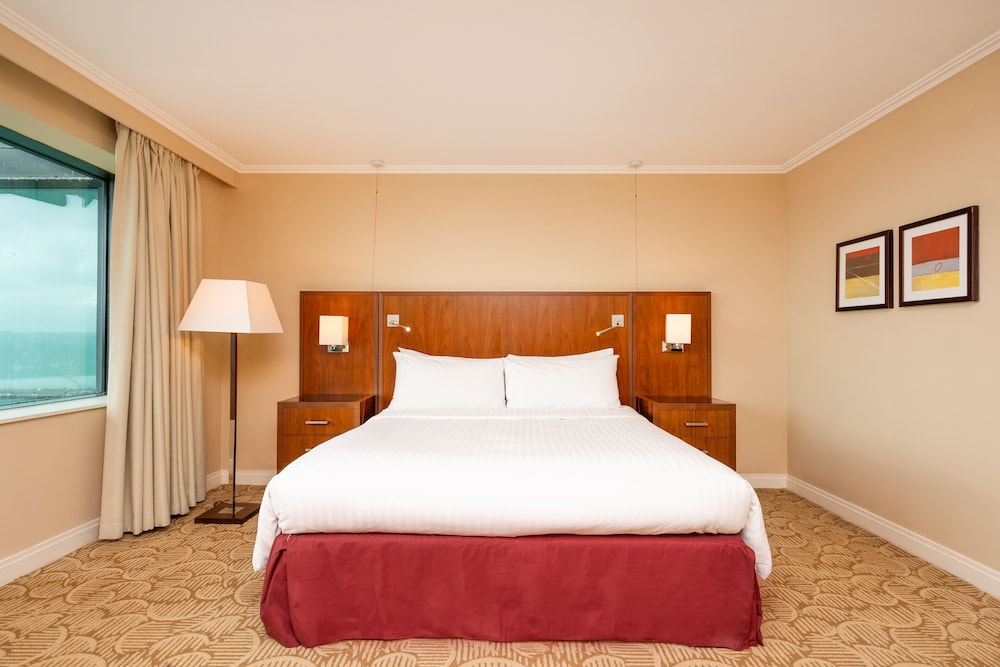 Premium, King Bed, Sky View