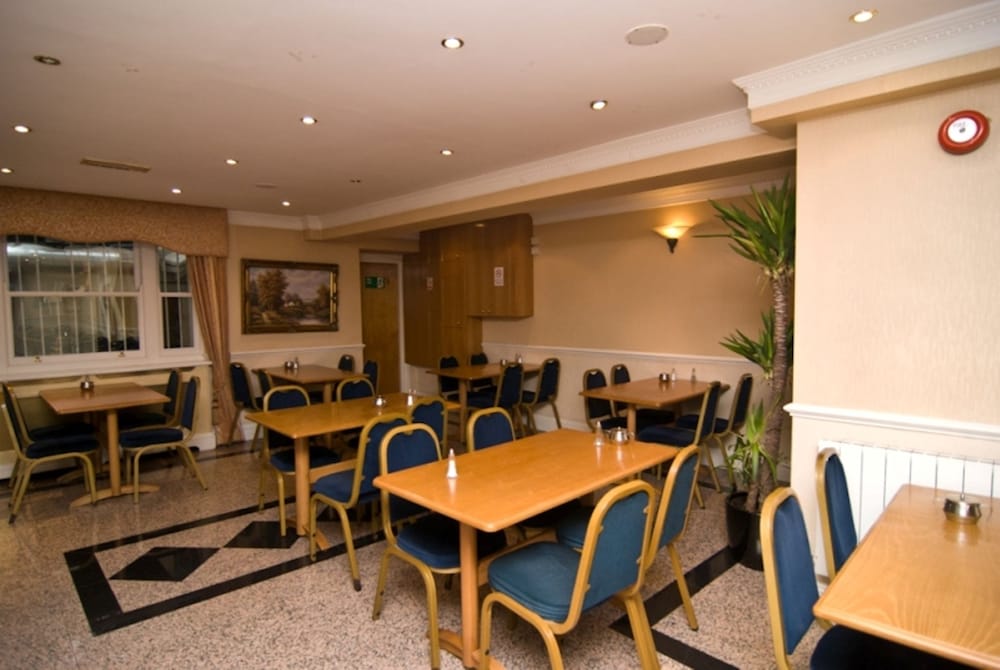 Alexandra Hotel 15/26