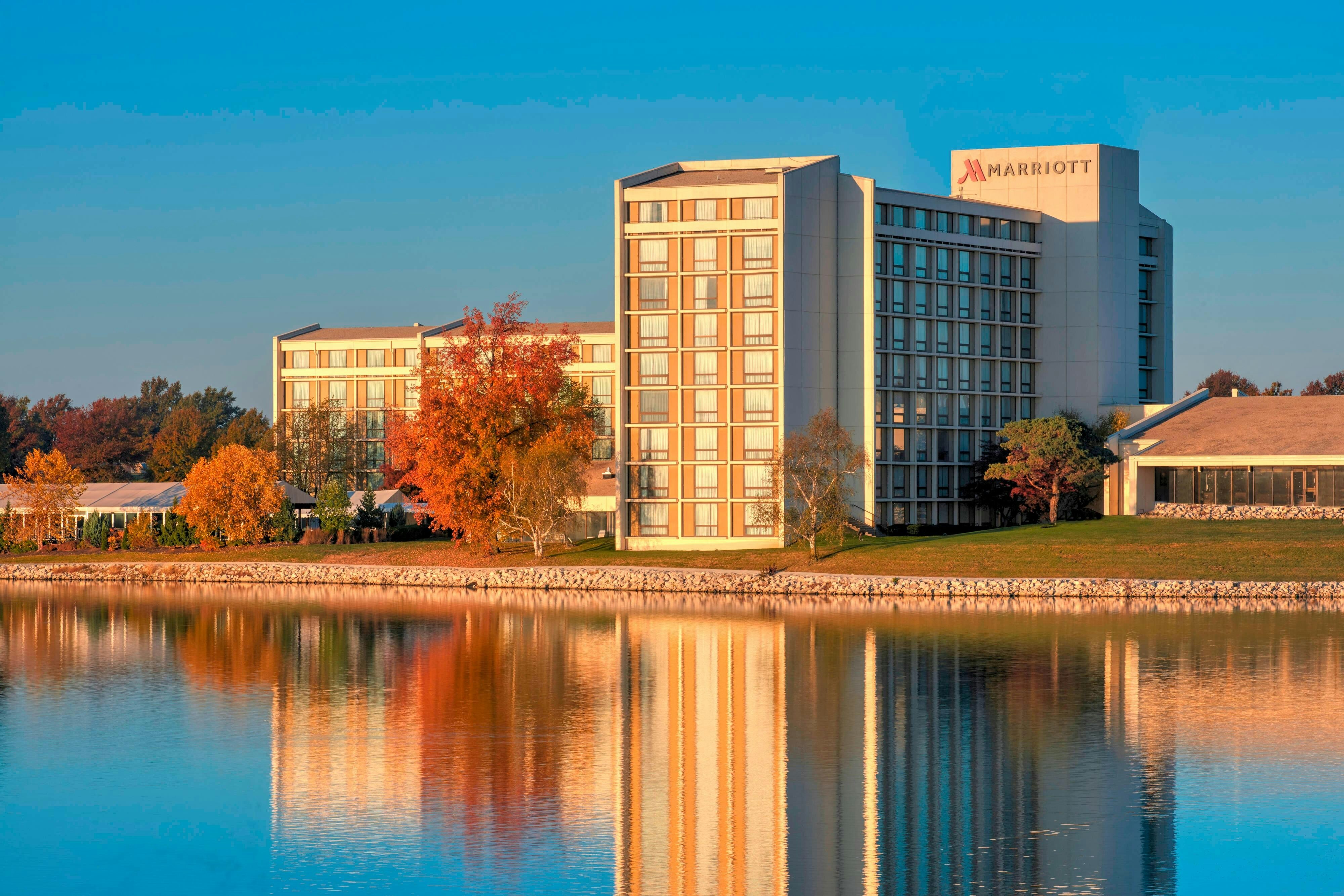 Kansas City Airport Marriott 6/64