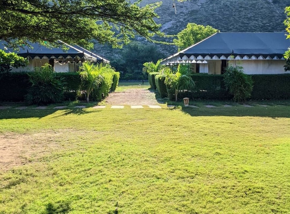 Foothill Pushkar Resort 35/50