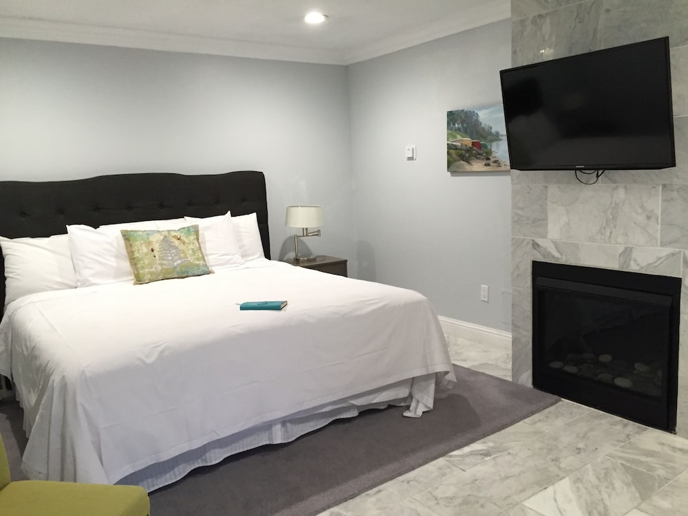 Beach Bungalow Inn and Suites 8/67