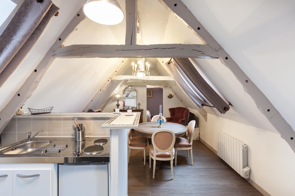 HOTEL ARVOR 30/36