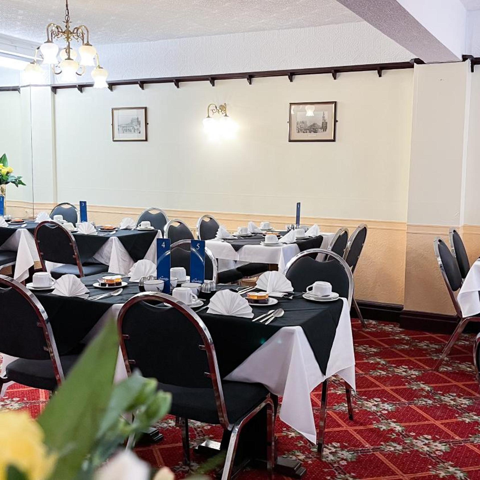 The Sutcliffe Hotel 48/55