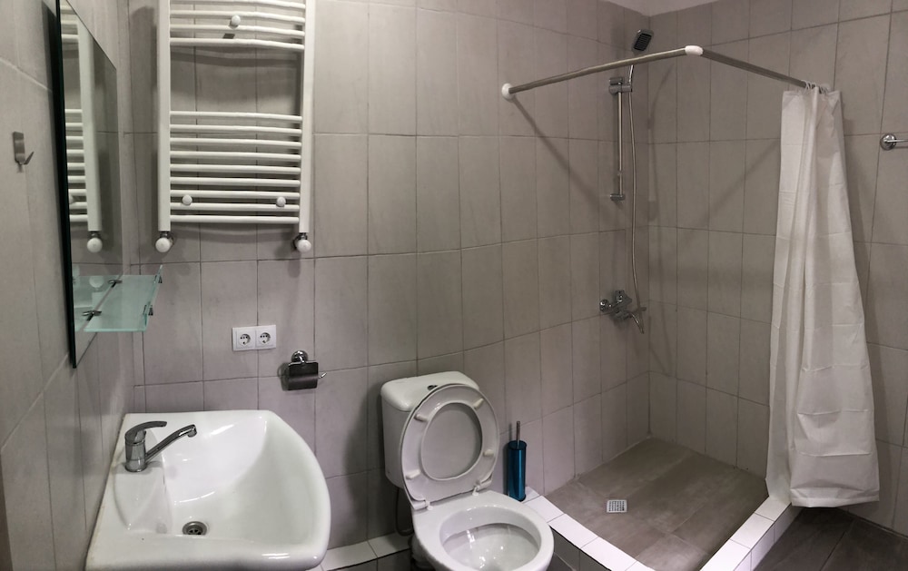 Harmony Hotel 41/46
