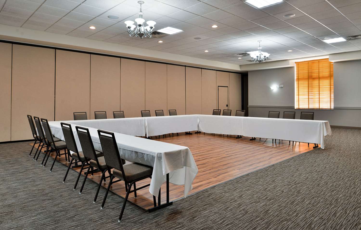 Comfort Inn And Suites Madison North 38/45