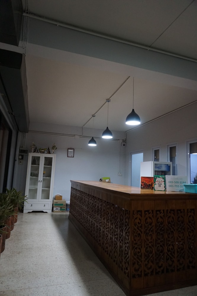 Parichart Place 8/28