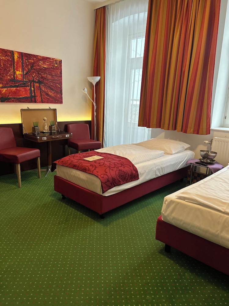 Pension Stadthalle 22/67