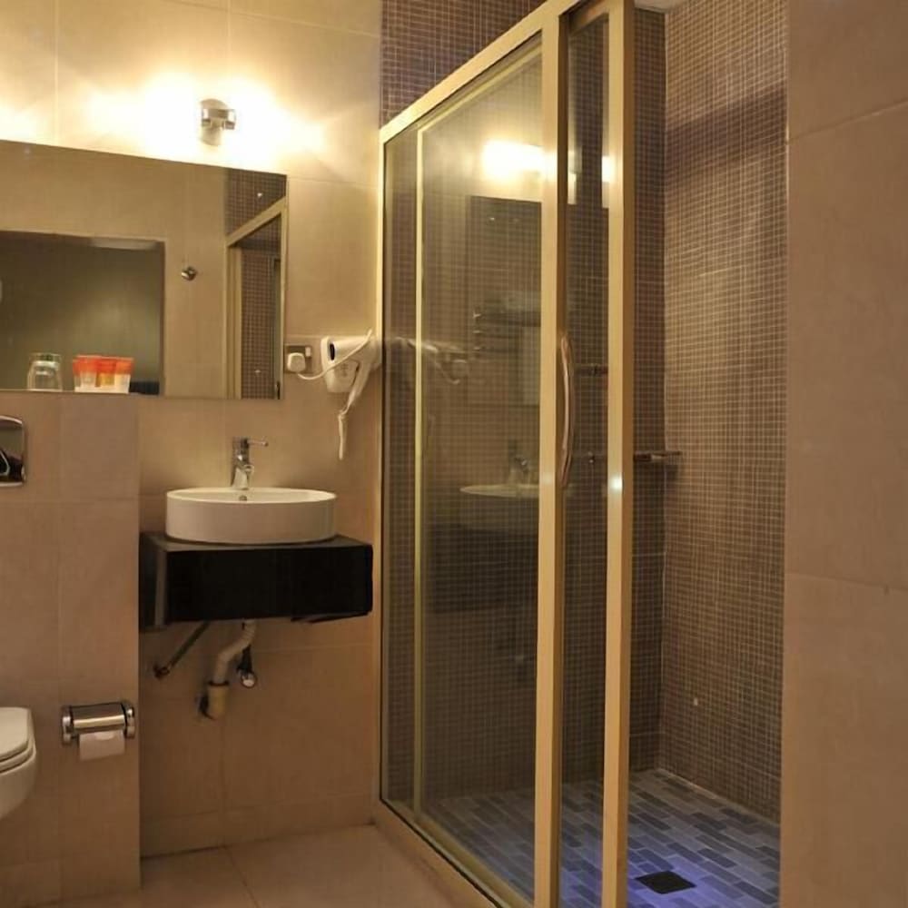 Bon Hotel Delta 50/50
