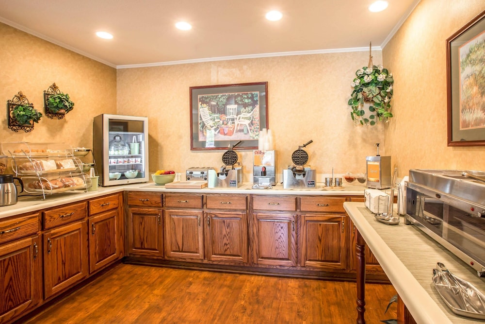 Quality Inn Greeneville - Tusculum 9/40