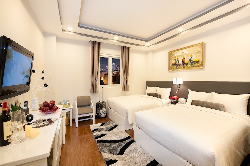 Adora Hotel 9/50