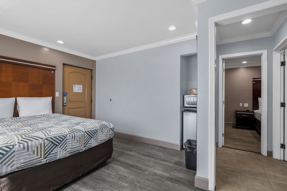 Motel 6 Carlsbad, CA - North Near Legoland 21/66