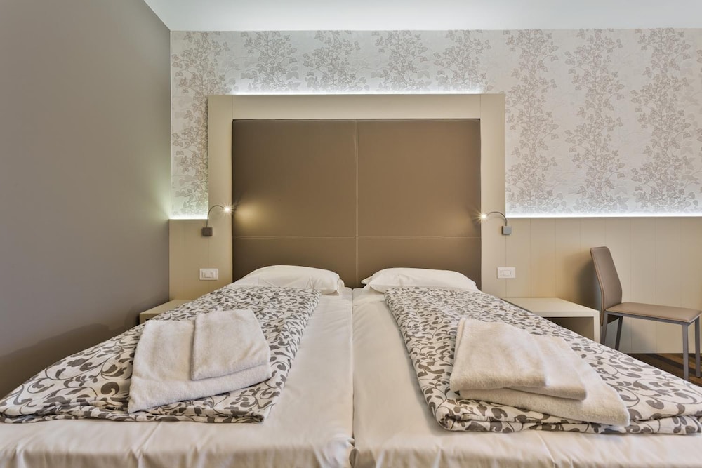 Albergo Gardesana 43/71