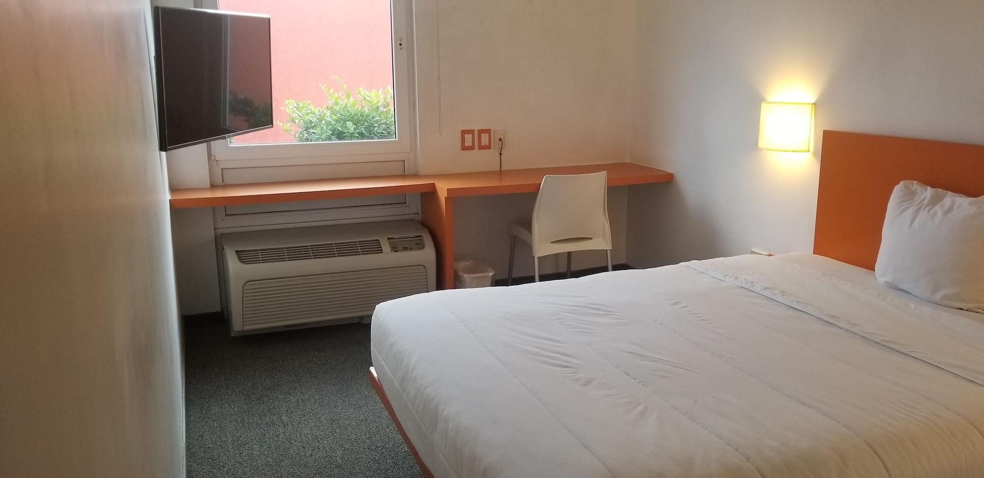 Hotel Tecnologico Norte 8/22