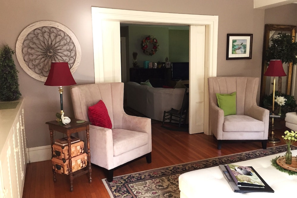 18 Vine Inn &amp; Carriage House 27/50