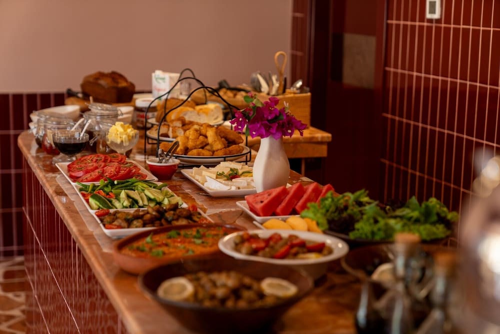 Yonca Anjelika Otel +12 17/50